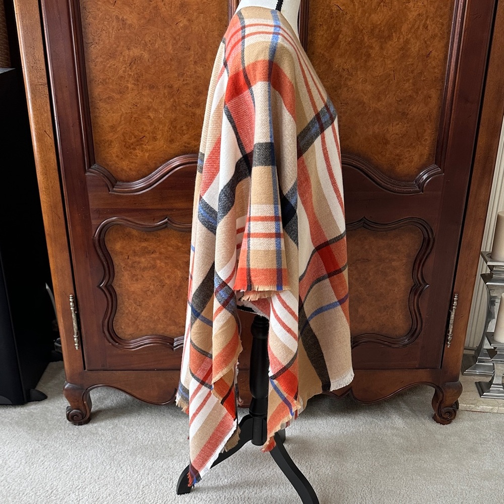 Old Navy Flannel Plaid Open Front Fringe Poncho - Picture 6 of 9